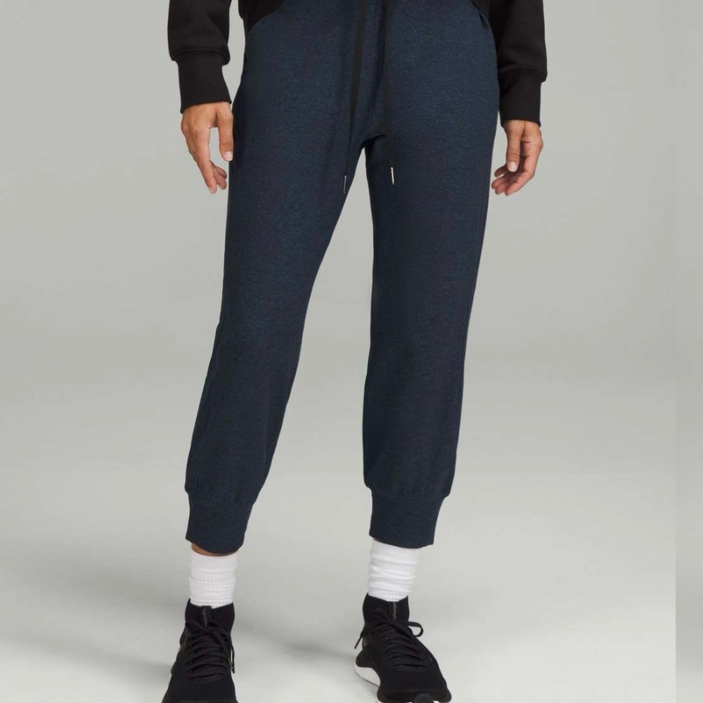 Lululemon Ready To Rulu Cropped Jogger Heathered True Navy Black 4